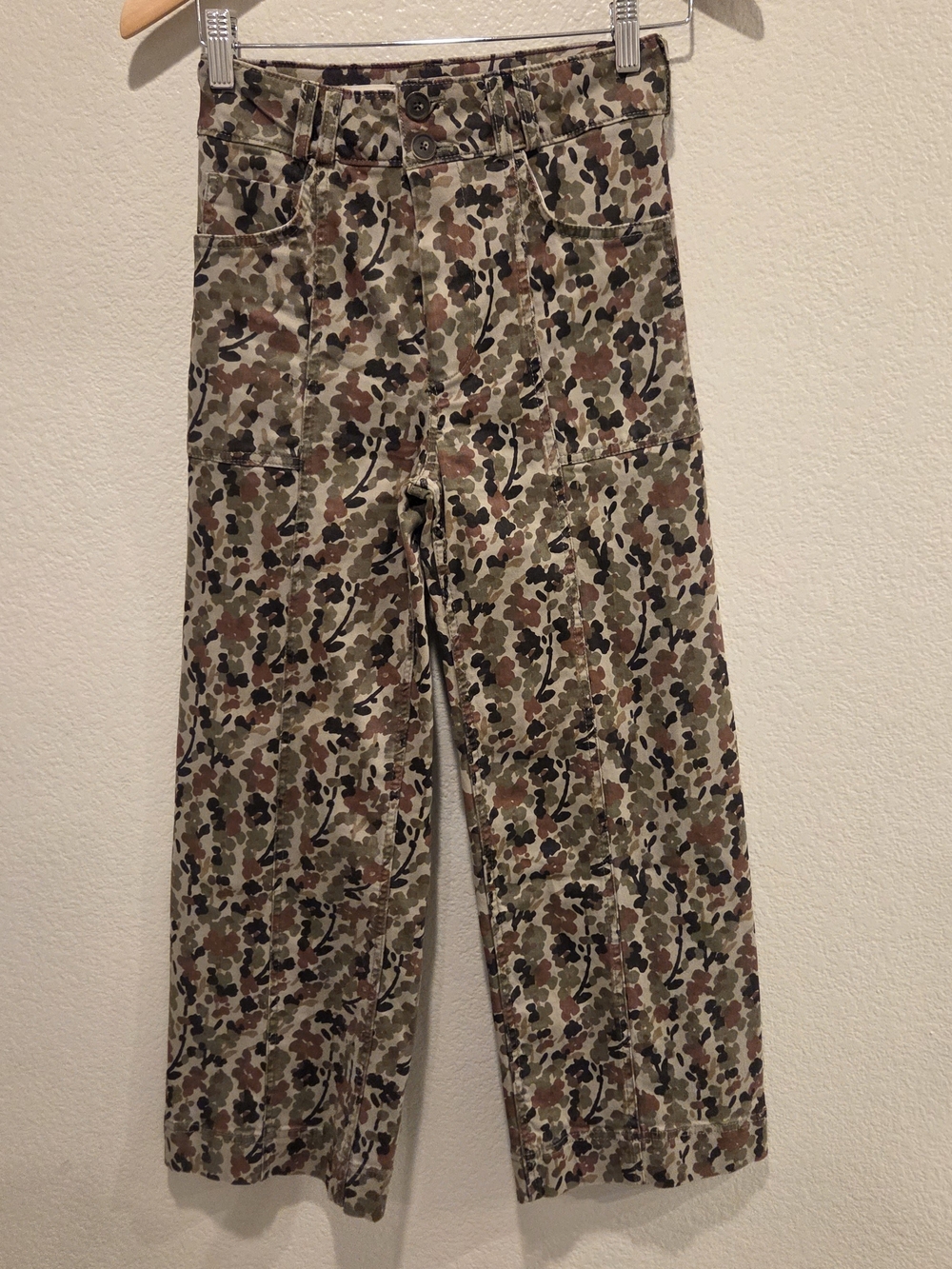PILCRO Anthropologie Floral Cargo Pants Size 24 Utility Y2K